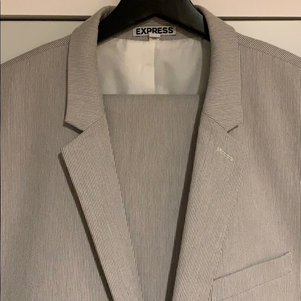 Seersucker Express Innovator Suit